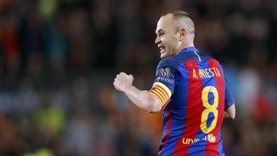 فياريال يكرم أنييستا قبل مواجهة برشلونة