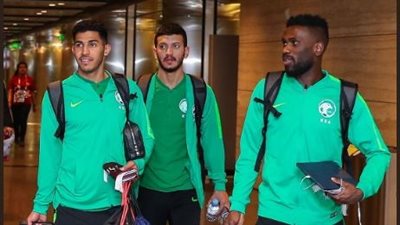 منذ الأزمة الخليجية.. أول طائرة سعودية تهبط قطر (صور)