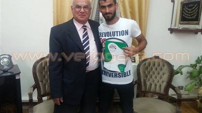 بالصور.. حسين غنيم يجدد عقده مع «الإنتاج الحربي»