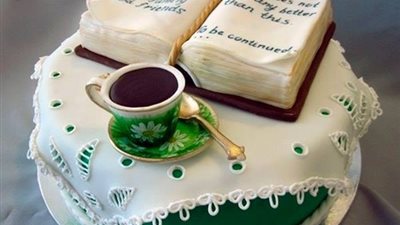 بالصور.. تصميمات تورتة.. لمحبي القراءة والقصص