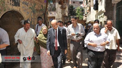 بالصور.. محافظ الجيزة يتفقد ميدان النهضة والمناطق العشوائية