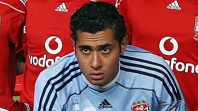 «مبروك» يدرس الدفع بـ «عادل» على حساب «إكرامى» أمام إنبى