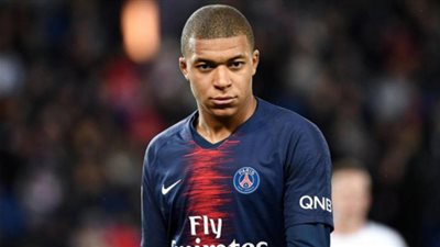 مبابي: ميسي المرشح الأول للفوز بالكرة الذهبية.. ولا أحب مقارنتي ببيليه