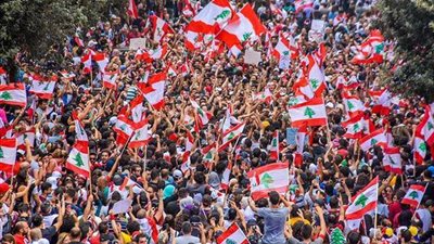 سيناريوهات كارثية تنتظر الاقتصاد اللبناني مع تصاعد الأزمة السياسية