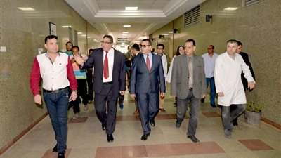 رئيس جامعة المنصورة يتفقد المراكز الطبية الثلاثة الجديدة (صور)