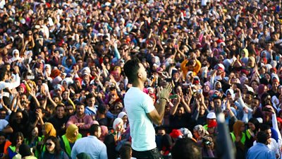 هيثم شاكر يتألق في حفل ضخم بجامعة حلوان (صور)