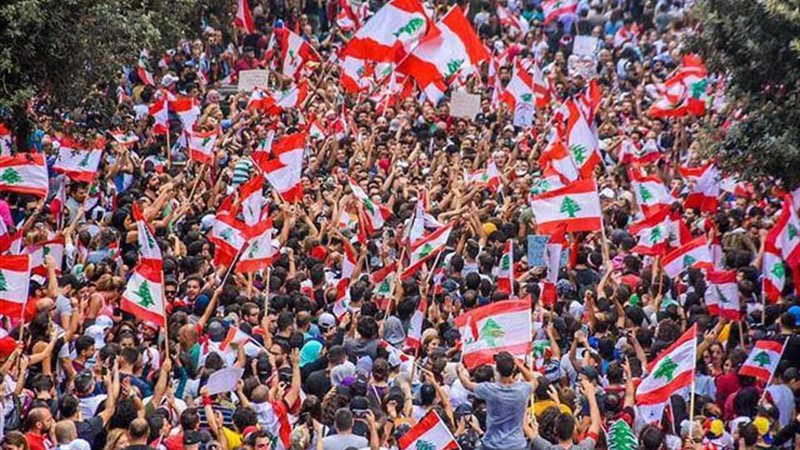 المتظاهرون اللبنانيون