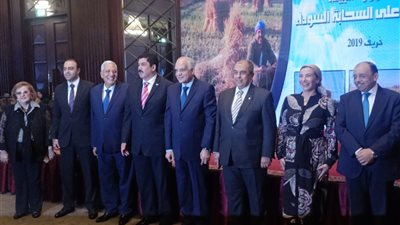 محافظ الدقهلية يشهد الاحتفال بختام الموسم السنوي لنوبات تلوث الهواء(صور)