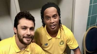 أحمد حسن بجوار رونالدينو في اعتزال فهد الهريفي