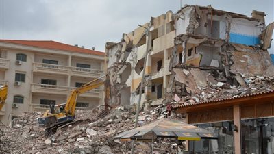 محافظ دمياط يقود حملة إزالات برأس البر (صور)