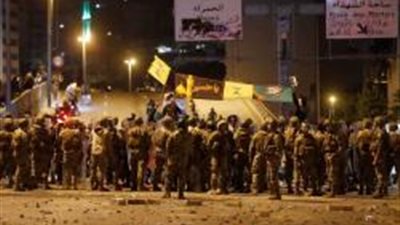 اشتباكات وإطلاق نار بين أنصار حزب الله ومتظاهرين في بيروت (فيديو)