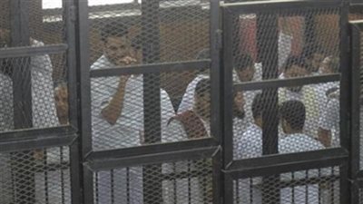 متهمو «فض النهضة» من داخل القفص: «مش سامعين أمر الإحالة»