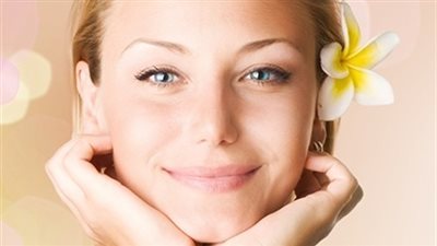 ماسك اللوز والحليب والليمون يمنح بشرتك الحيوية والجاذبية