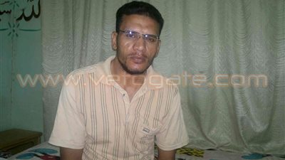 بالفيديو.. مأساة موظف في مجلس مدينة الخارجة..«سيد»: أصبت بعاهة مستديمة وزيادة كهربة المخ خلال حملة إشغالات.. المسئولون رفضوا عودتي للعمل ورموني في الشارع.. تجاهلوا تعويضى وعلاجي يحتاج مبالغ 