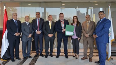 أحد العاملين بالبنك الأهلي المصري يتوج بالمركز الأول في بطولة العالم للقوى البدنية بفنلندا