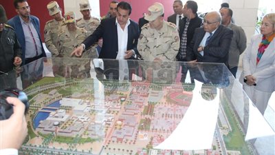 وزير التعليم العالي يتفقد منشآت الجامعة المصرية اليابانية للعلوم والتكنولوجيا (صور)