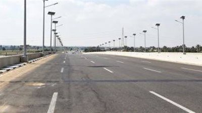 وزير الإسكان يستعرض مميزات محور 30 يونيو أهم مشروعات الطرق والكبارى