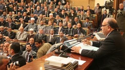 قانونيون وأحزاب:عودة البرلمان مستحيلة والإصرار 