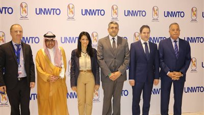 تكريم محافظ جنوب سيناء بختام مؤتمر منظمة السياحة العالمية (صور)