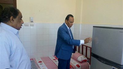 وكيل «تعليم جنوب سيناء» يتفقد استراحات مراقبي الثانوية العامة (صور)