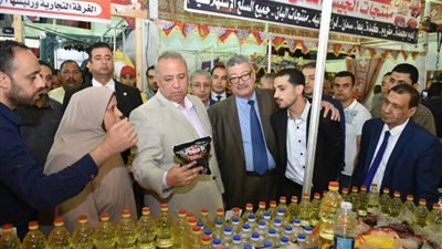 افتتاح معرض «أهلا رمضان» لبيع السلع الغذائية بالشرقية (صور)