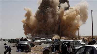 ثلاثة انفجارات بالقرب من 