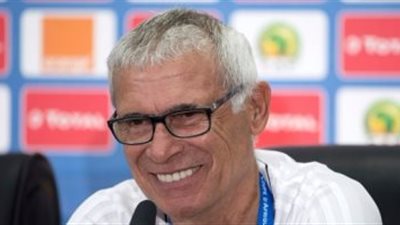 الشاطر: 75 مليونا و600 ألف جنيه سنويًا شرط «كوبر» للتجديد مع المنتخب