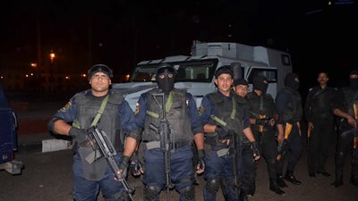 قوات الانتشار السريع تشارك في تنظيم حركة السير بـ«التحرير»