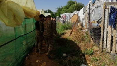 سقوط صاروخ مجهول بالقرب من مخيم للنازحين في لبنان