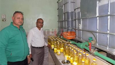 إحباط ترويج طن زيت طعام مجهول المصدر بميت غمر