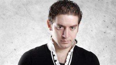 حسام الجندي يكشف أسباب تقبيله لزوجته على السجادة الحمراء بمهرجان القاهرة