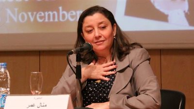 منع منال عمر من السفر تنفيذا لرغبة زوجها