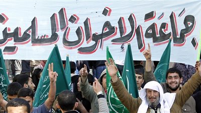 باحث إخواني يسخر من دفعهم لإجراء مراجعات ويطالب بـ«أستاذية العالم»