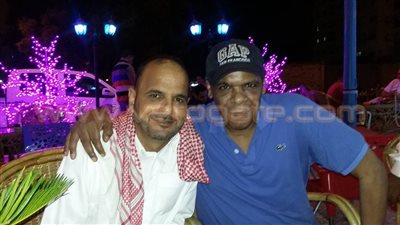 بالصور.. ظهور الفنان «ريكو» داخل أحد الكافيهات بمطروح