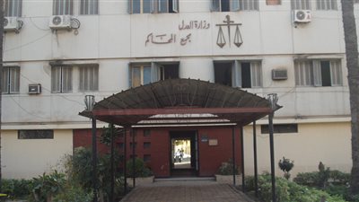المحاكم تطالب المحامين بتطبيق القانون وتحذر من منتحل الصفة