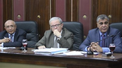 البرلمان يطالب بوقف نزيف خسائر الهيئات الاقتصادية