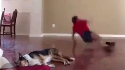 سقوط قوي لامرأة حاولت استعراض رشاقتها (فيديو)