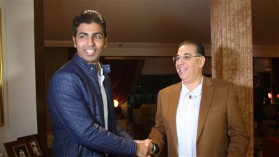 سفير مصر في تونس ينقل تحيته للخطيب في جلسته مع مهند مجدي