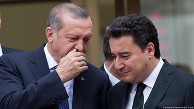 حليف سابق لأردوغان يعتزم تأسيس حزب جديد