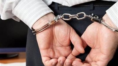 موظف بمجلس السنبلاوين يساعد سيدتين لبناء عقارين بأراض زراعية