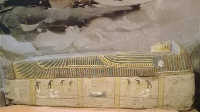 الآثار: الكشف عن 3 توابيت خشبية بمنطقة آثار العساسيف بالقرنة (صور)