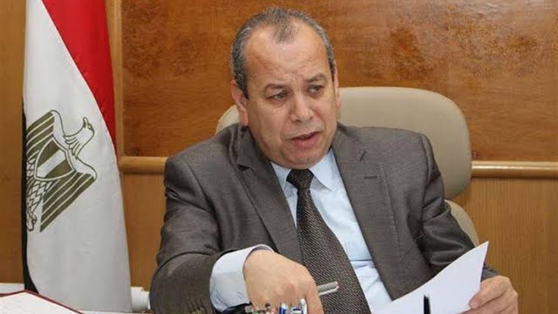 الدكتور إسماعيل عبد