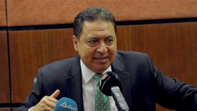 وزير الصحة يكشف كيفية الحصول على الخدمة الطبية بالقانون الجديد