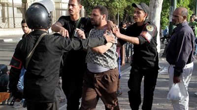 قوات الأمن تلقي القبض على أربعة أشخاص يشتبه في انتمائهم للإخوان