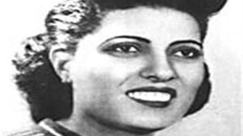  أول عالمة ذرة مصرية