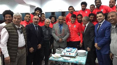 إنبى يكرم نجم الفريق والمنتخب الأوليمبي (صور)