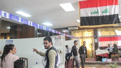 العراقيون المقيمون بمصر يصوتون في الانتخابات البرلمانية (فيديو)