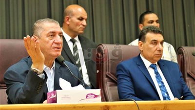 محافظ كفرالشيخ لـ«رؤساء القرى»: بقاؤكم في مناصبكم مرهون بإزالة التعديات
