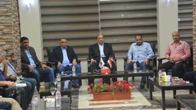 «مصيلحي» يبحث مستقبل زعيم الثغر مع قدامى لاعبي الاتحاد (صور)