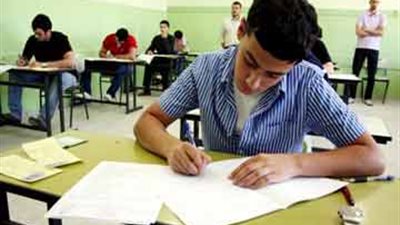 انفراد.. تفاصيل مشروع الثانوية العامة لعام 2015/2014.. الدراسة بنظام الساعات المعتمدة.. 13 مادة لطلاب الصف الأول و36 ساعة دراسية أسبوعيًا.. المشروع بدأ مع «العربي» وتكلف 3 ملايين جنيه في عهد